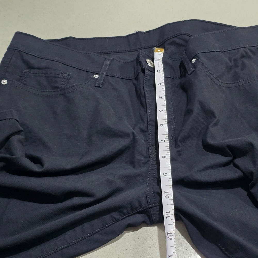 Levi Strauss & Co 725 High Rise Bootcut Black Pants W32 L30 19632-1769 - Picture 6 of 9